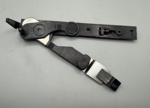 Hueck Ecklager verdeckt, links 921535