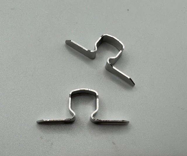 Aubi Schnäpper Feder