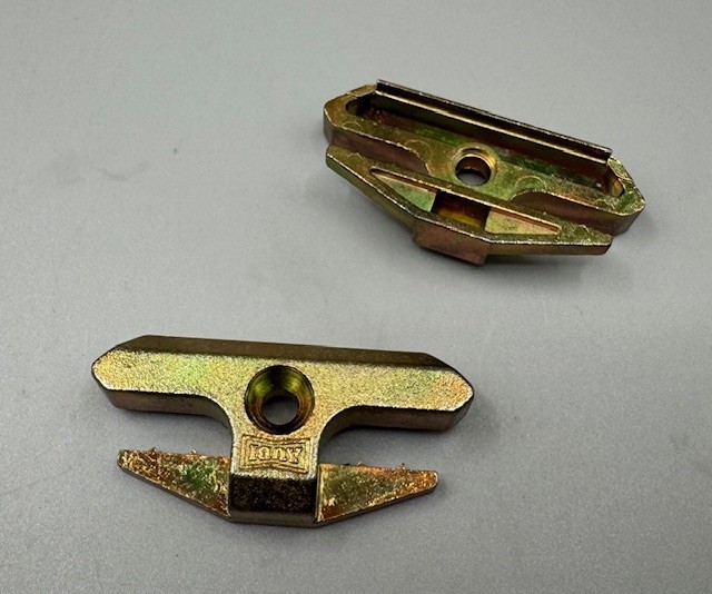 Aubi Schließblech ST073