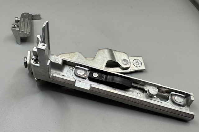 Wicona Ecklager verdeckt links